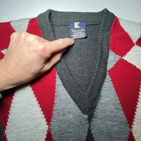 Men's Argyle Sweater Vest 38/M Lambswool Gray Burgundy‎ Grandpa Core VNeck Vtg - Picture 5 of 9